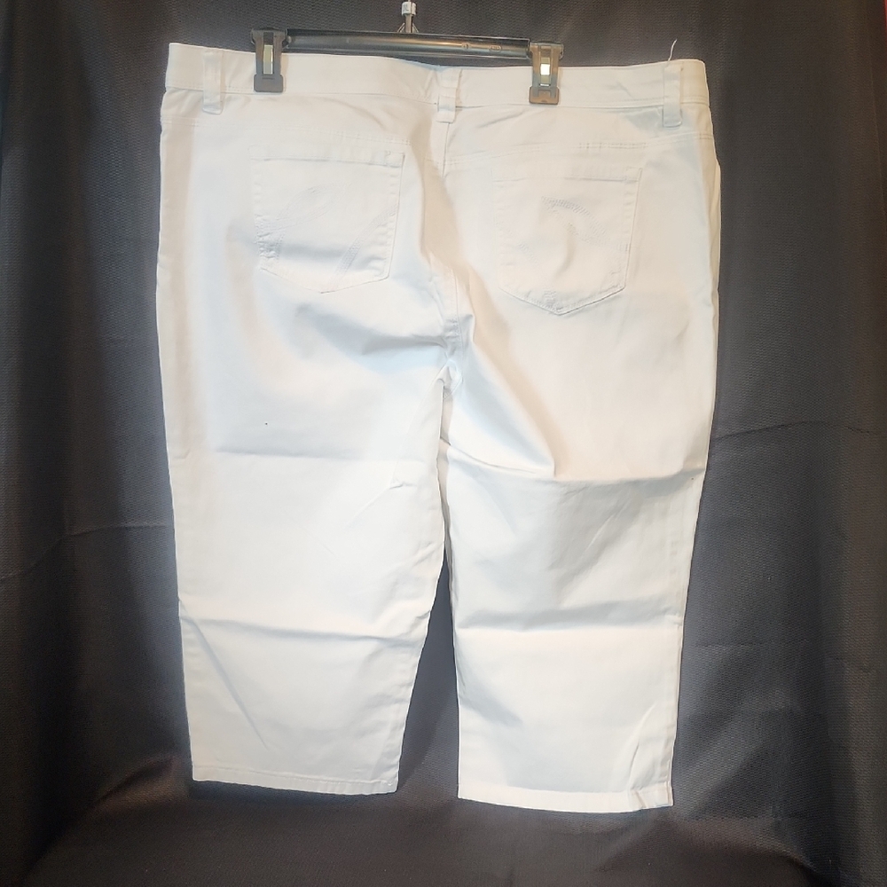 Women's White Jeans - Picture 2 of 4